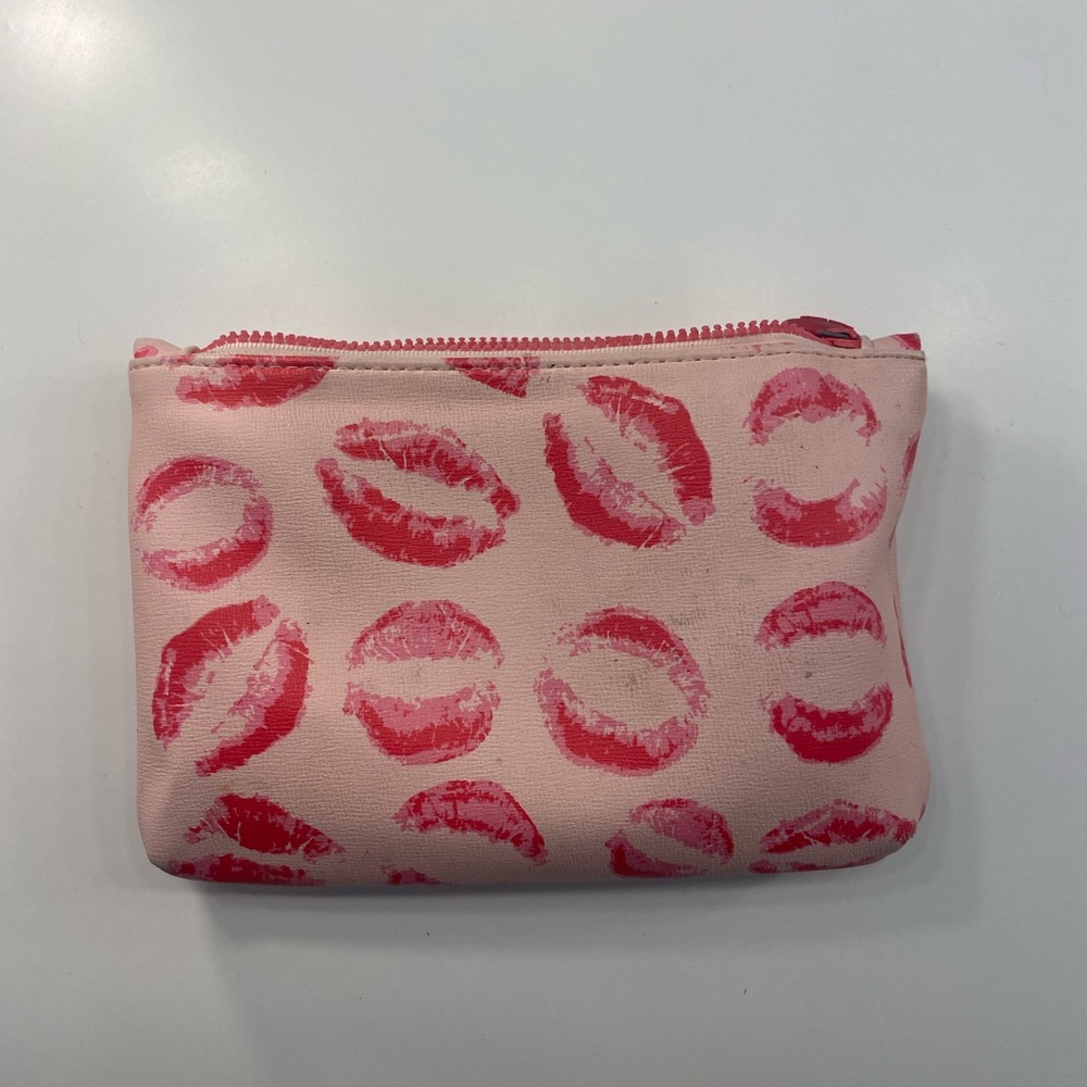 Ipsy Kiss Print Cosmetic Makeup Bag